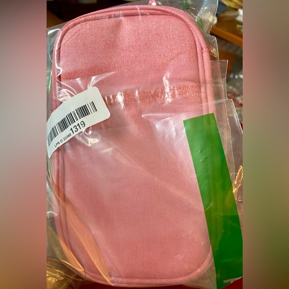 portable and water resistant multifunctional travel organizer (pink) - Picture 5 of 5